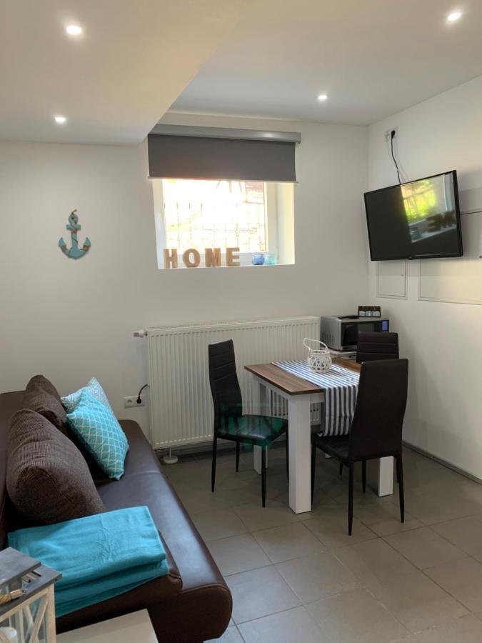 Ferienwohnung "Im Gaessel" Neustadt an der Weinstrasse Bagian luar foto